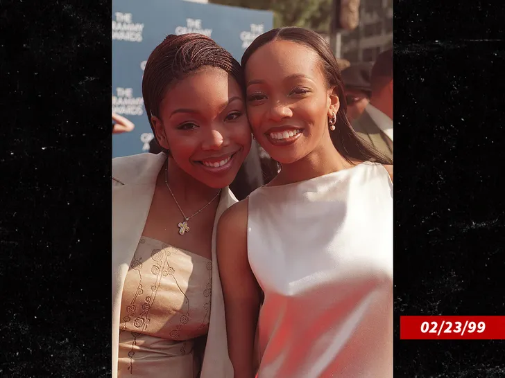 Brandy Walks Off Stage Mid-Concert, Monica Left to Finish Alone Brandy Unexpectedly Leaves Stage Mid-Concert